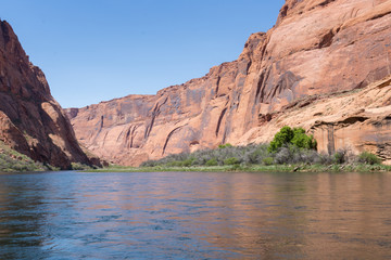 Fototapeta na wymiar glen canyon river bend on colorado river