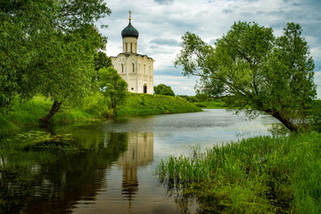 Fototapeta na wymiar Orthodox Church Pokrova na Nerli, Golden Ring of Russia, Vladimir
