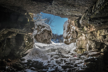 Grotta innevata