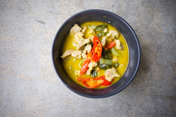 Green curry with pork (Kang Keaw Wan Moo)
