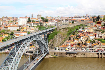 Fototapeta na wymiar The Dom Luiz I Bridge, Porto, Portugal 