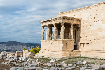 Obraz premium Figures of the Caryatid Porch of the Erechtheion on the Acropolis in Athens, Greece