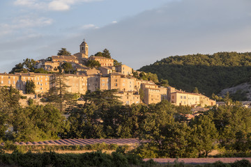 Fototapeta na wymiar Le village perché de Banon dans les Alpes-de-Haute-Provence