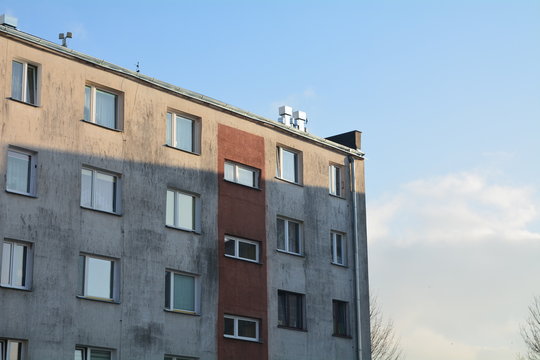 fragment bloku mieszkalnego