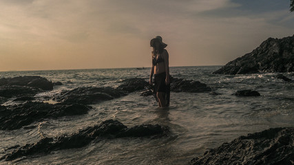 Frau am Meer