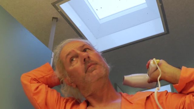 Camping asciuga capelli dopo la doccia primo piano