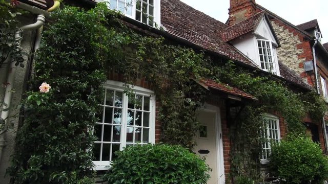 Tilt up, village home in Oxfordshire