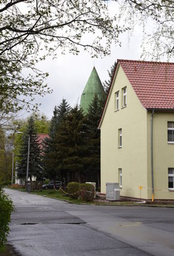 Spitzbunker im Wohngebiet W&uuml;nsdorf