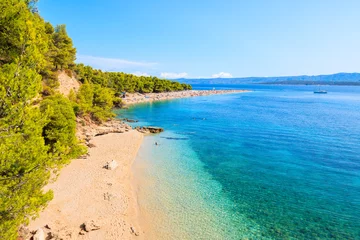 Photo sur Plexiglas Plage de la Corne d'Or, Brac, Croatie View of Zlatni Rat beach (Golden Horn) with beautiful sea water, most famous beach of Adriatic Sea, Brac island, Croatia