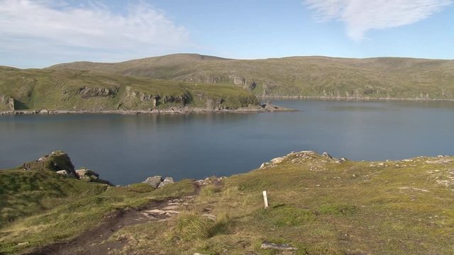 Norwegen, Norge, Honningsv&aring;g, Nordkapp, Mager&oslash;ya, Skarsv&aring;g, Kirkeporten, Kirchenpforte, Horn, Nordkapphorn, Mefjord, Vestfjord, Ford, Klippe, Loch, Naturjuwel
