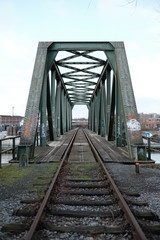 Fototapeta na wymiar Zug Brücke 