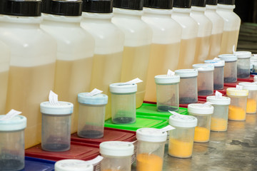 Duftstoffe, Öle, Farben bei der Seifenproduktion