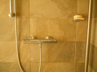 hotel shower 