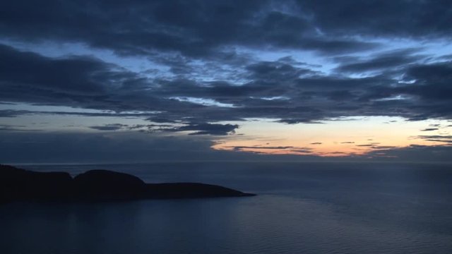 Norwegen, Norge, Nordkapp, Nordkap, Finnmark, Honningsv&aring;g, Mager&oslash;ya, Mager&oslash;y, Norden, n&ouml;rdlichster Punkt Europas, Kugel, Denkmal, Klippe, Schiefer, Barentsee