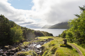 Obraz premium Park of Klaksvik - Viðarlundin Úti Í Grøv - Färöer Inseln - Faroe Islands (2)