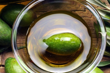Ólífuolía Olívaolaj Olivenöl Olio di oliva オリーブ・オイル  Olej Olive Aceite de oil oliwkowy שמן זית