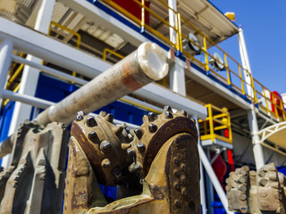 Oil & Gas drilling head