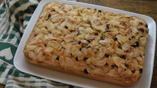 Almond cake