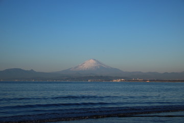 Naklejka na ściany i meble 富士山（江ノ島付近から撮影）