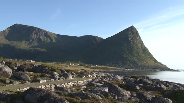norwegen, norge, leuchtturm, fyr, brenna, k&uuml;ste, klippe, turm, lofoten, nordland, kleppstad, gims&ouml;ystraumen, gims&oslash;ystraumen, gims&oslash;y, szdalen, barstrand, wiese