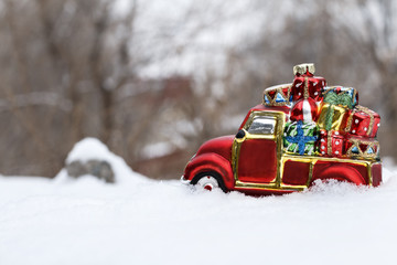 The toy car with gifts