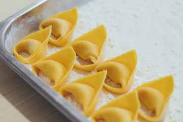 Tortellini fatti in casa a mano