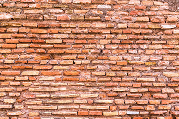 赤レンガの塀　イタリア