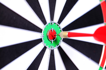 darts,  darts hit the center