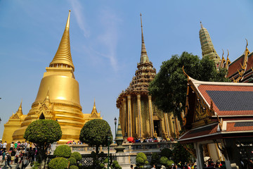 Fototapeta premium prunkvolle buddhistische Tempel in Bangkok, Thailand