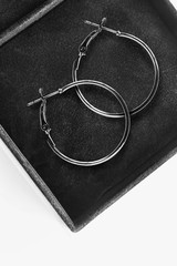 Earrings in a box © Tarzhanova