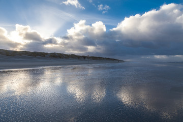 Wolkenformation über dem Nordseestrand