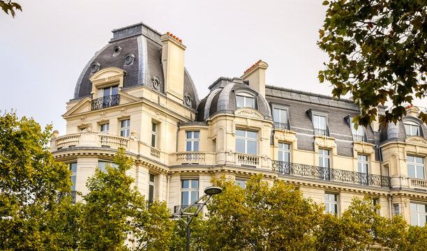 Building In Avenue Des Champs Elysees, Paris, France