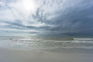 Fototapete Clearwater Strand, Florida USA, Florida, Empty and untouched beach of tampa with sun and little waves