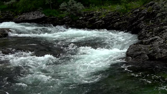 Fluss Rauma, Oppland, Norwegen
