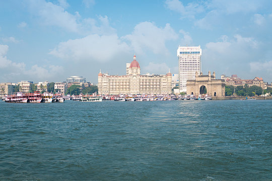 Das "Gateway of India" und Hotel Taj Mahal in Mumbai, Indien
