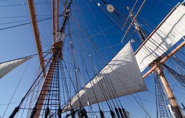 Obraz premium Details of rigging of sailboat