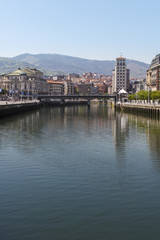Die Brücke amArriaga Plaza in Bilbao, Balskenland, Spanien