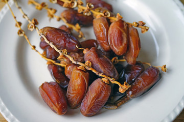 Platter of fresh dates 