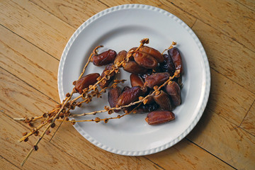 Platter of fresh dates 