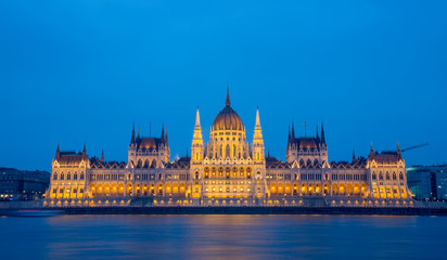 Fototapeta premium Night view on the Parliament Building in Budapest.