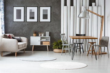 Flat with wooden hairpin table