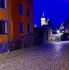 Angestrahlte Festungsanlage bei Nacht in Bautzen im Bundesland Sachsen in Deutschland
