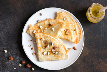 crepes with honey and nuts