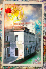 Cartolina postale vintage con palazzo storico veneziano e vecchi francobolli