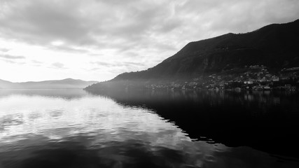 paesaggio del lago di Como daTorno