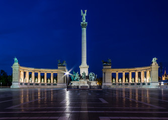 Fototapeta na wymiar Heroes Square - Budapest