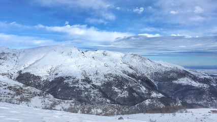 Fototapeta na wymiar panorama invernale della valle Po