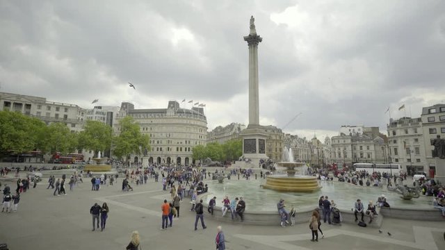 Morning crowds of tourist in Trafalgar Square