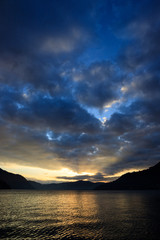 Naklejka na ściany i meble tramonto sul lago di Como - Torno