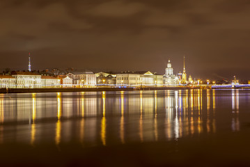 Obraz premium Historical center of the city. New Year's Eve night view. St. Petersburg. Russia
